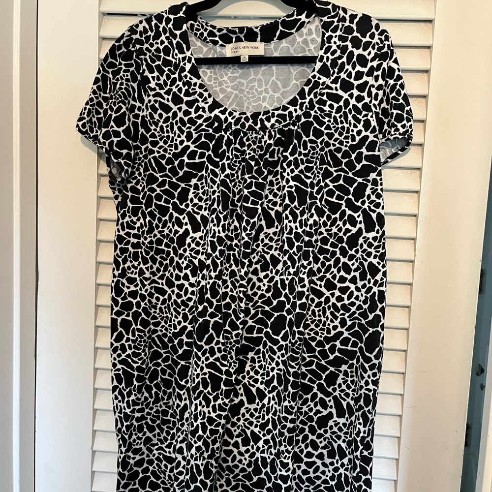 Jones New York black & white animal-print dress.
